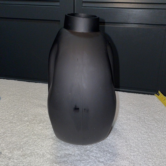 Two-faced matte black glass vase. NWT. Contemporary and unique. - Picture 9 of 9